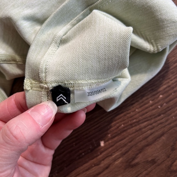 Classic Seamless Shorts in Pistachio - Picture 8 of 8